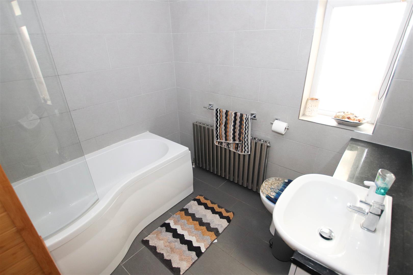 MASTER FULLY TILED BATHROOM